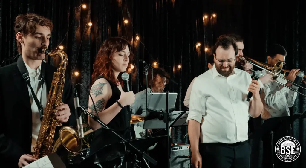 Why Live Music for Corporate Events Outperforms a Playlist